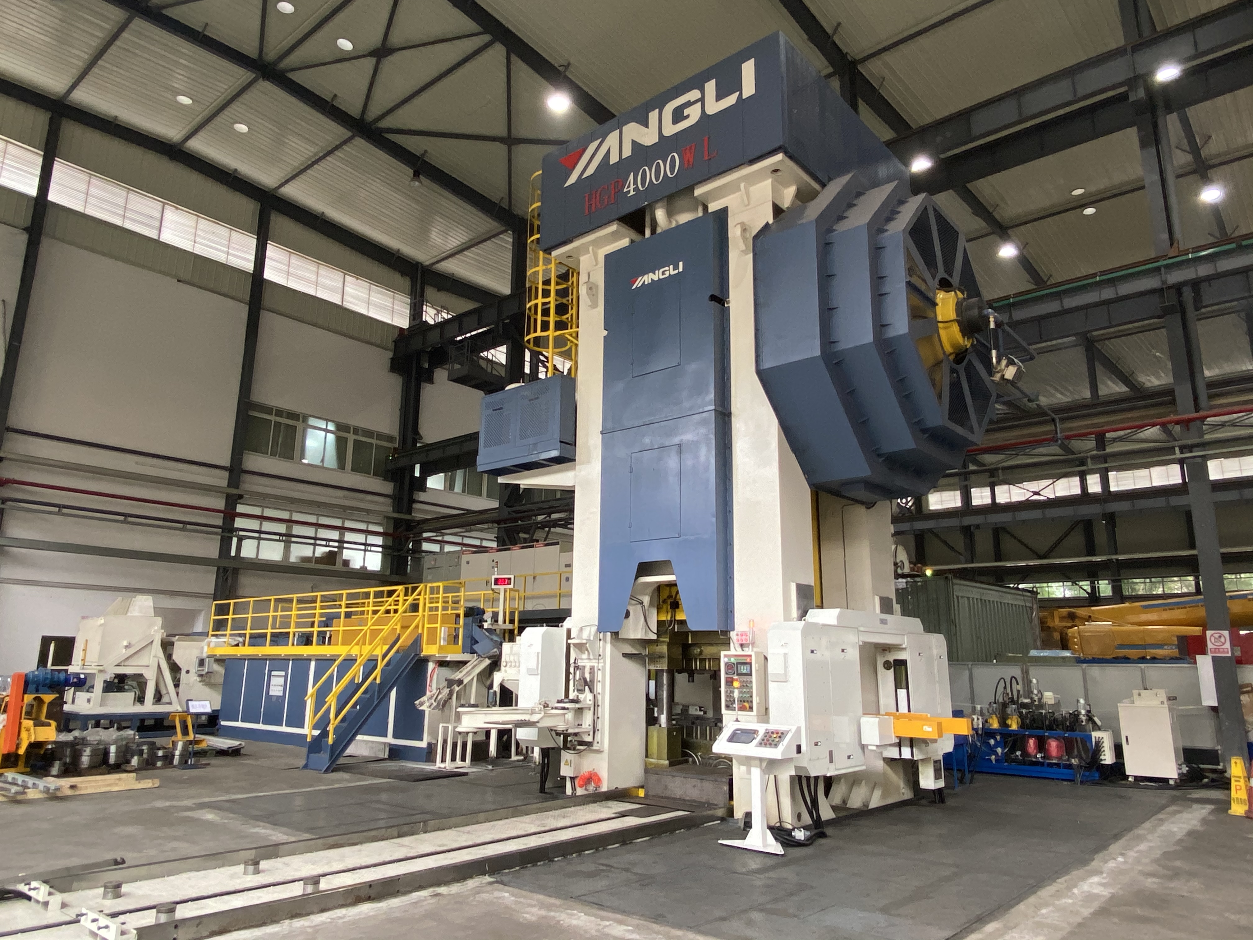 P197 HGP4000WL热模锻压力机带轮轴自动化锻造生产线1