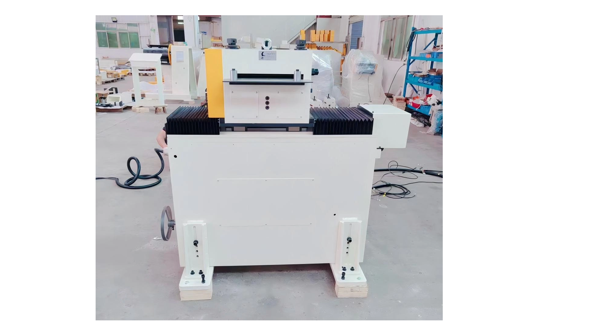 Servoalimentador en ZigZag: precisión y ahorro en líneas de estampado